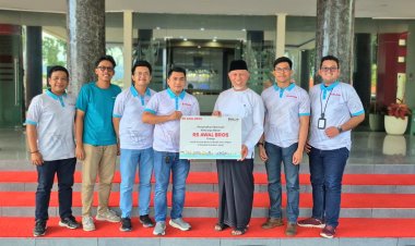 RS Awal Bros Grup Salurkan Bantuan Bencana Sumatera 446 Juta