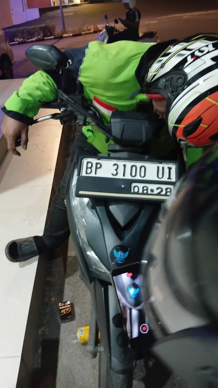 Waduh, Driver Ojol Meninggal Diatas Beat Street Selagi Ngojek Di Batam