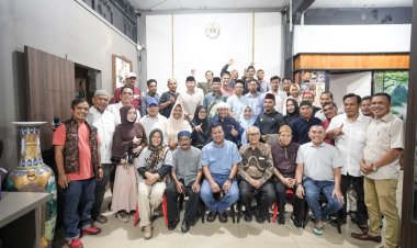 Buka Puasa JMSI Riau Dengan Suhardiman Amby: Menulis Adalah Hal Yang Penting Dalam Hidup Saya